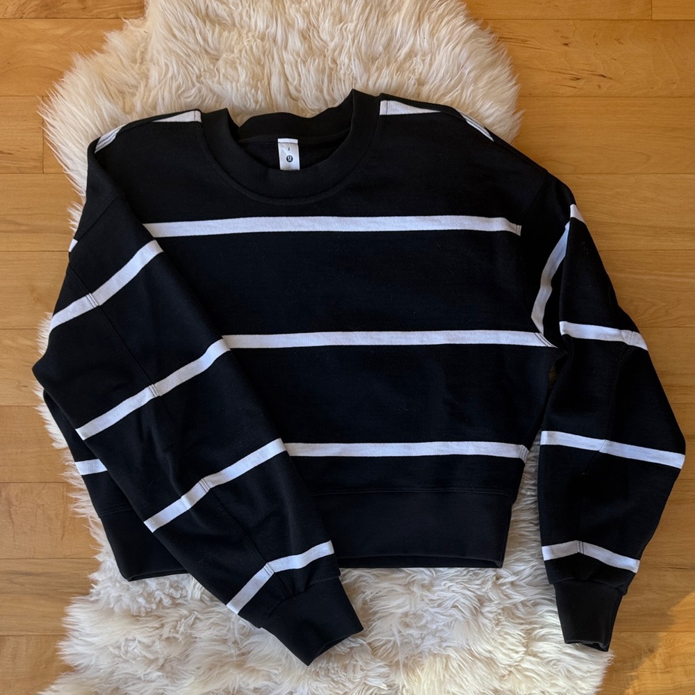 NWOT, Lululemon Black and White Striped sweatshirt, size 2